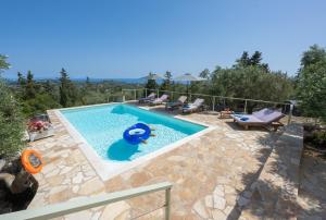Bazén v ubytování Villa Agnanti nebo v jeho okolí