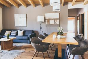 Posezení v ubytování PUR Suites & Chalets