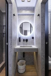 Koupelna v ubytování Kentro Luxury Suites