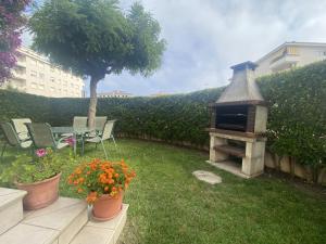 A garden outside R17 Casa MERCÉ RODOREDA