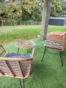 Vonkajšia záhrada v ubytovaní L'escapade.T2 ☆ Jardin ☆ Spacieux ☆ Calme