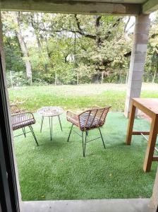 Vonkajšia záhrada v ubytovaní L'escapade.T2 ☆ Jardin ☆ Spacieux ☆ Calme