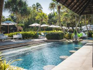 Bazén v ubytování Anantara Mai Khao Phuket Villas nebo v jeho okolí
