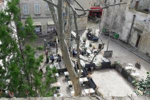 Fotografie z fotogalerie ubytování RÉNOVÉ, vue SUR Palais des Papes, terrasse et WIFI TROISIEME ETAGE v Avignonu