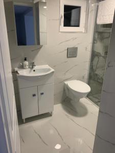 Phòng tắm tại Casa Deac +8 ảnh