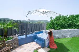 Vonkajšia záhrada v ubytovaní Villa Olive Tree with Private Pool