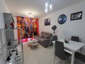 Posedenie v ubytovaní ¡Espectacular Marvel®Ático con piscina privada en primera línea de Vera-Playa!