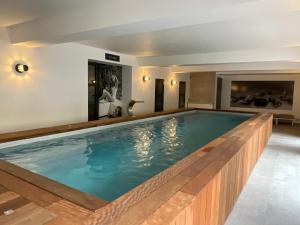 Bazén v ubytování Best Western Hotel Casa Bianca, Piscine Intérieure et Extérieure nebo v jeho okolí
