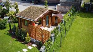 Κήπος έξω από το Tiny House Singer - contactless check-in - Sauna