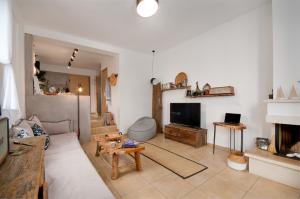 Φωτογραφία από το άλμπουμ του Seathon SeaFront Beach Villa in Kalamitsi στο Καλαμίτσι +34 φωτογραφίες