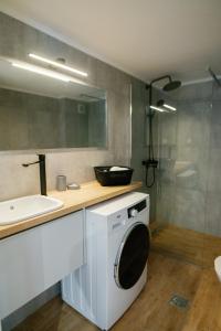 Stamatina's Luxury Apartments (Superior Suite) tesisinde bir banyo