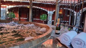 Nápoje v ubytování Hotel Boutique Hacienda Caudillos + 23 fotografií