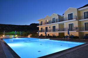 Bazén v ubytování Rafael Hotel-Adults Only nebo v jeho okolí