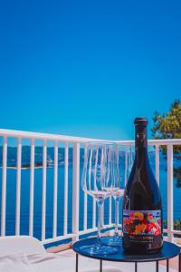 ルンバルダにあるSea View Apartment Zureのギャラリーの写真