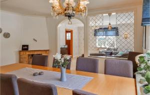 A restaurant or other place to eat at 4 Bedroom Stunning Home In senhga