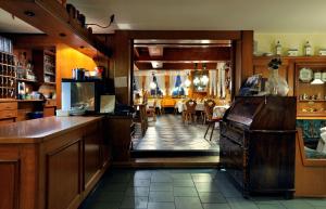The lounge or bar area at Hotel Zum Bäcker