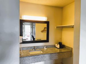 Fotografie z fotogalerie ubytování Skyway Inn - Seatac v destinaci SeaTac + 37 fotografií