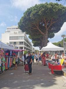 Hostia v ubytovaní Appartement de 50m2 à 2 pas du port et plage!