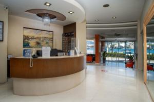 Imagen de la galería de Blue Sea Hotel, en Mytilini