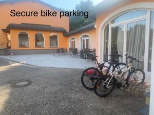 Jízda na kole v ubytování Hotel Austria nebo okolí