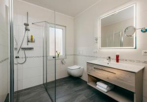 Bilik mandi di Hotel Alter Muschelsaal