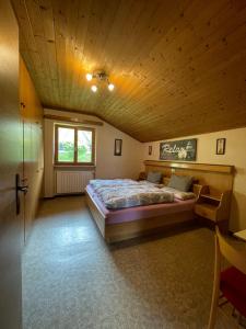 En eller flere senger på et rom på App. Eichenheim