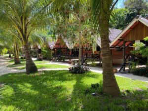 Ein Garten an der Unterkunft KALUME' Eco Boutique Resort-Adult only