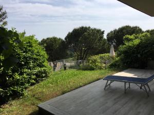 A garden outside Villetta Panoramica con Giardino a Riccione