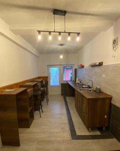 Kuchyň nebo kuchyňský kout v ubytování ZANI Hostel