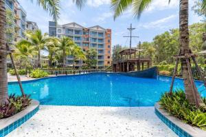 Bassein majutusasutuses Title Naiyang residence Excellent location with pool view või selle lähedal