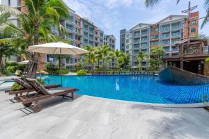 Bassein majutusasutuses Title Naiyang residence Excellent location with pool view või selle lähedal