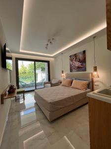 Gallery image of Wide Blue Luxury Boutique Suites in Neos Marmaras