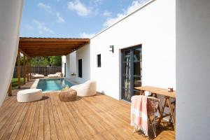 Posedenie v ubytovaní Andresita`s Palace State-of-the-art Tropical Villa