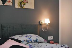 Postel nebo postele na pokoji v ubytování Apartment Carissima-Direct on sea, Lovran-Opatija