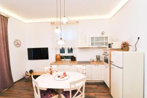 Kuchyň nebo kuchyňský kout v ubytování Apartment Carissima-Direct on sea, Lovran-Opatija