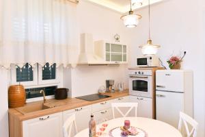 Kuchyň nebo kuchyňský kout v ubytování Apartment Carissima-Direct on sea, Lovran-Opatija