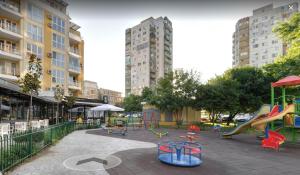 Herní místnost nebo prostor pro děti v ubytování Bright apartment for 5 guests with free parking