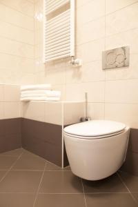 A bathroom at Flower Apartments
