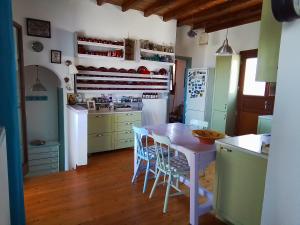 Kuchyňa alebo kuchynka v ubytovaní Cycladic House