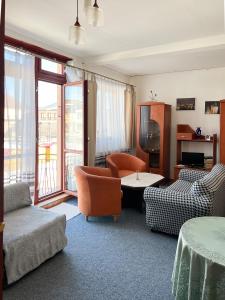 Posedenie v ubytovaní 2- izbový APARTMÁN KAJKA v PENZION TRSTENÁ + 3 fotografie