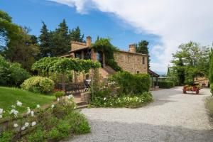 Aed väljaspool majutusasutust Podere La Casetta - Casa di Campagna