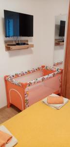 Et tv og/eller underholdning på Apartments Zahtila - Pina