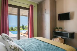 Μια τηλεόραση ή/και κέντρο ψυχαγωγίας στο Saint Nicholas Villas 3