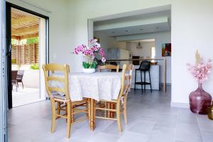 U San Daniellu villas et chambres的厨房或小厨房