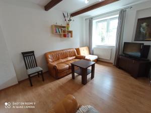 Część wypoczynkowa w obiekcie Domek i Apartamenty Stokrotka