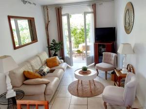 Posedenie v ubytovaní Appart très cosy et confortable à Amélie les Bains