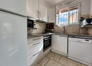 Kuchyňa alebo kuchynka v ubytovaní Appart très cosy et confortable à Amélie les Bains