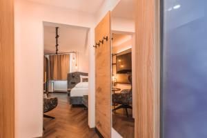 Uma cama ou camas num quarto em Am Paulusbogen