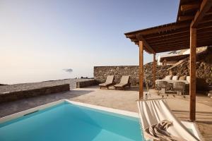 The swimming pool at or close to Niva Pool Suites