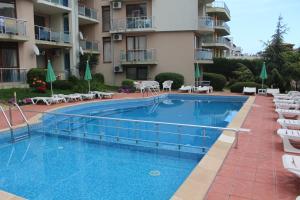 The swimming pool at or close to Apart complex Starfish със собствено паркомясто